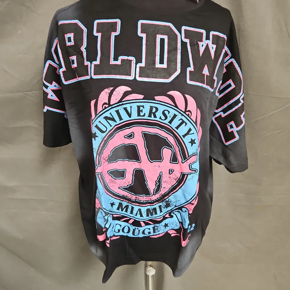 GOUGE WORLDWIDE MIAMI TEE IN BLACK MULTI SIZE L