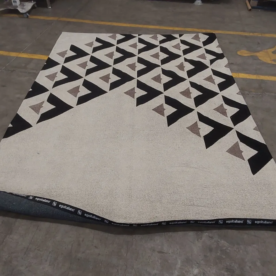 QUALITY DESIGNER ITALIAN MADE ATELIER JACQUARD LOOM AREA RUG - 200 x 300cm