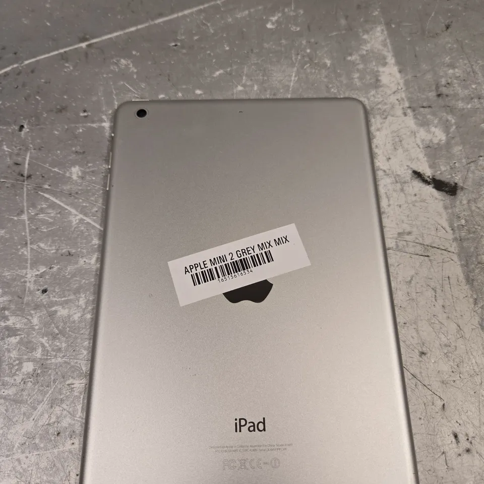 APPLE IPAD MINI 2 A1489 SILVER