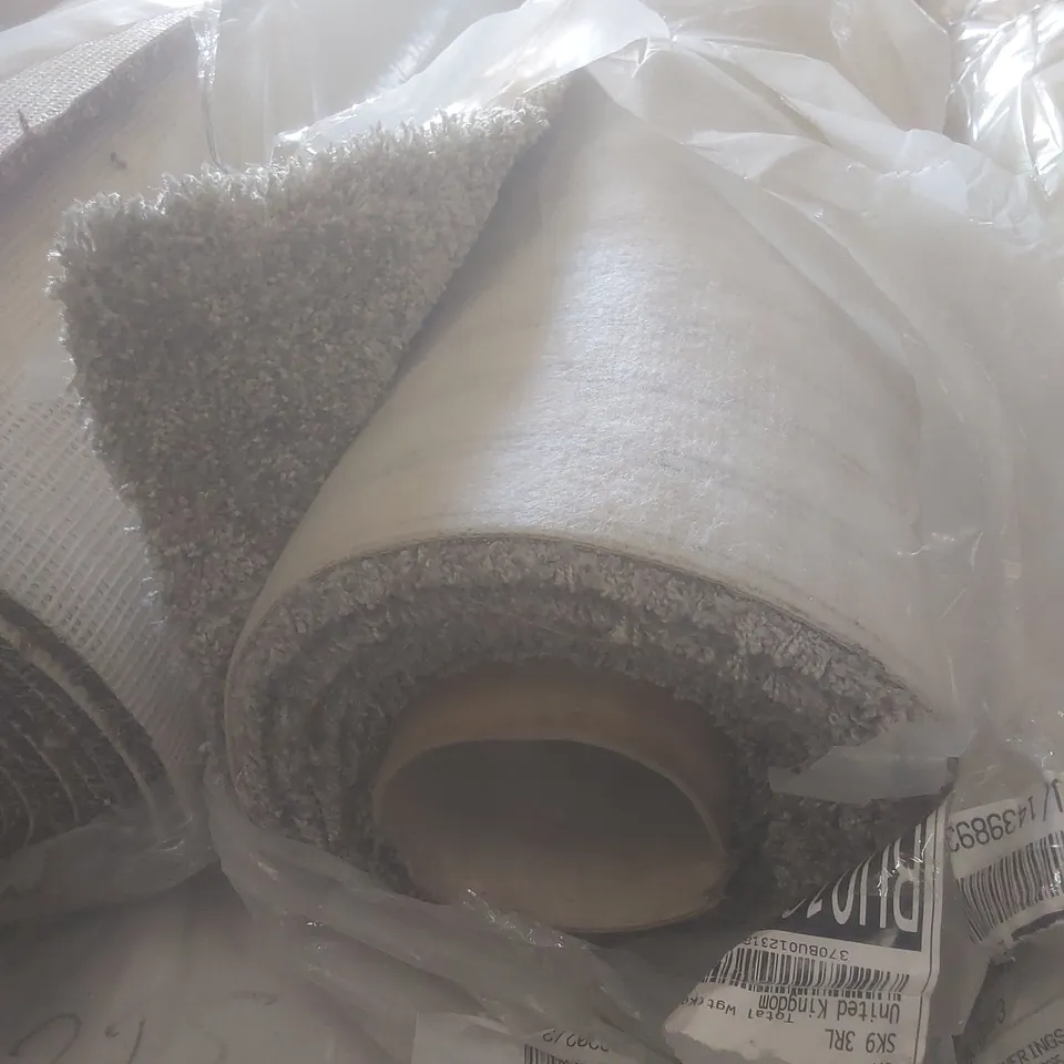 ROLL OF QUALITY SATINO ROYALE GREIGE CARPET // SIZE: APPROX 4 X 4m