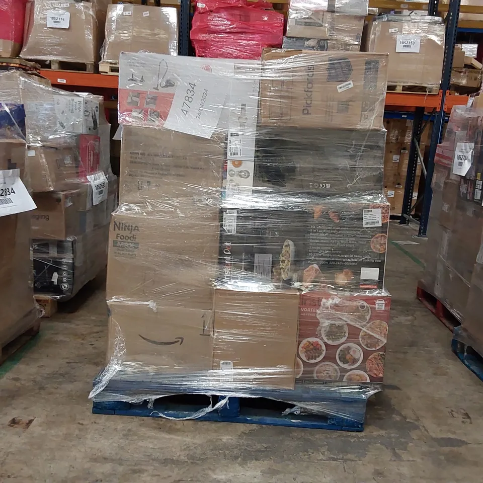 PALLET OF APPROXIMATELY 29 UNPROCESSED RAW RETURN HOUSEHOLD AND ELECTRICAL GOODS TO INCLUDE;