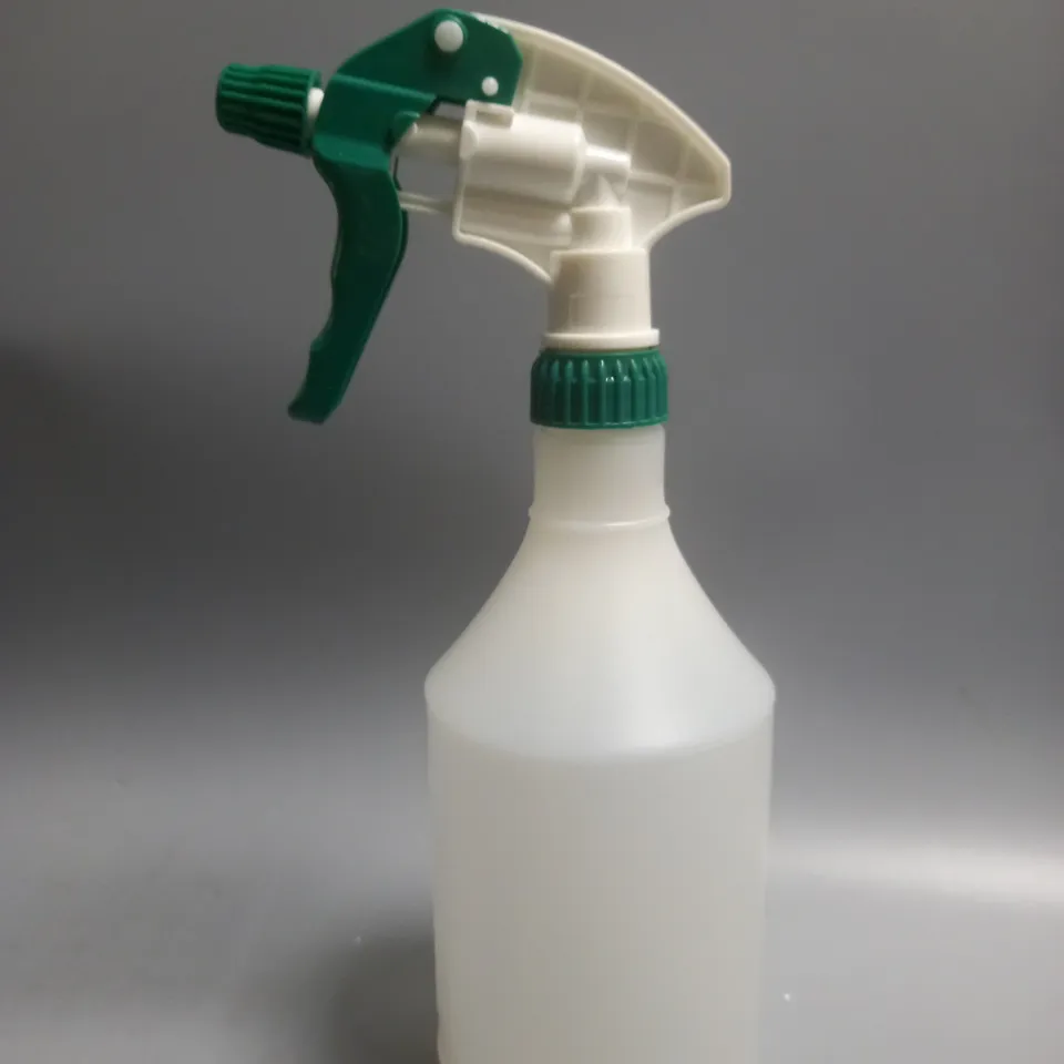 BOX OF APPROX 10 PLASTIC SPRAY BOTTLE 