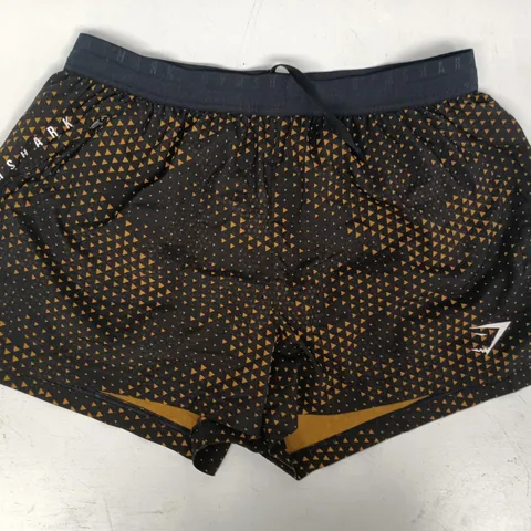 GYMSHARK 2-IN-1 SHORTS IN BLACK/MUSTARD SIZE LARGE