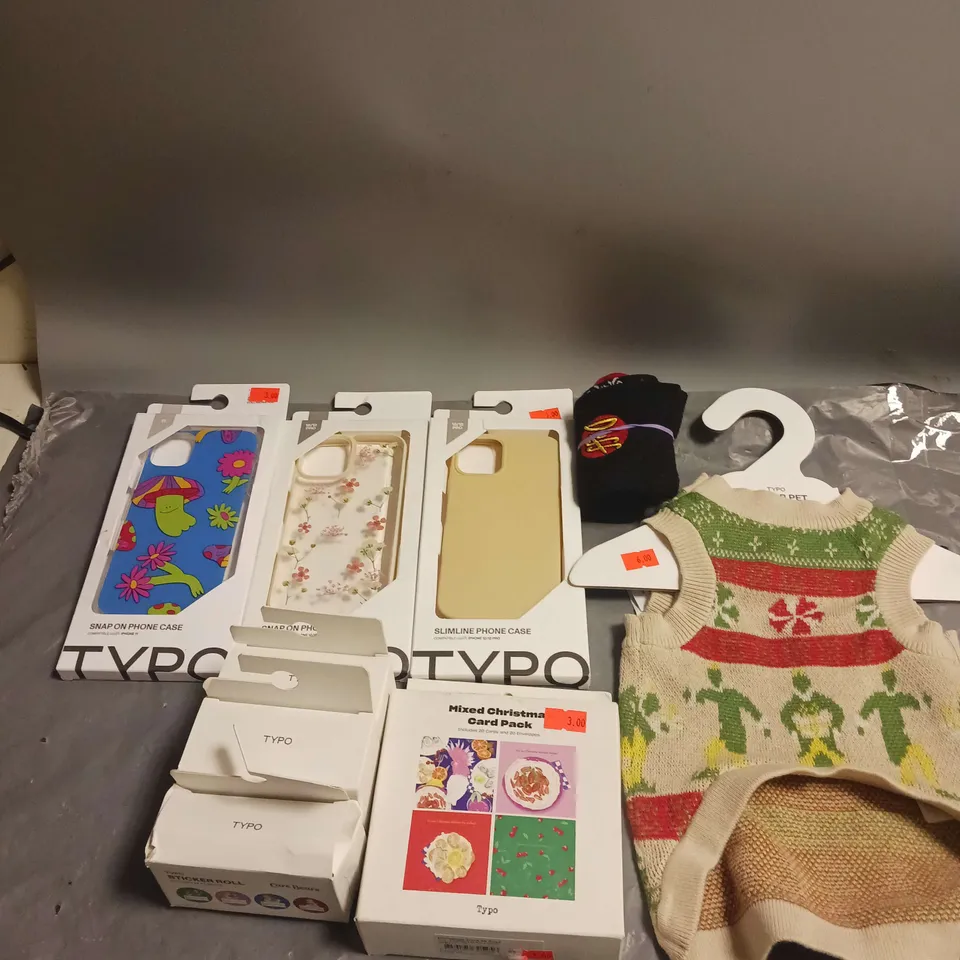 MEDIUM BOX OF APPROXIMATELY 20 ASSORTED HOUSEHOLD ITEMS TO INCLUDE PHONE CASES, CHRISTMAS CARDS AND PET JUMPER