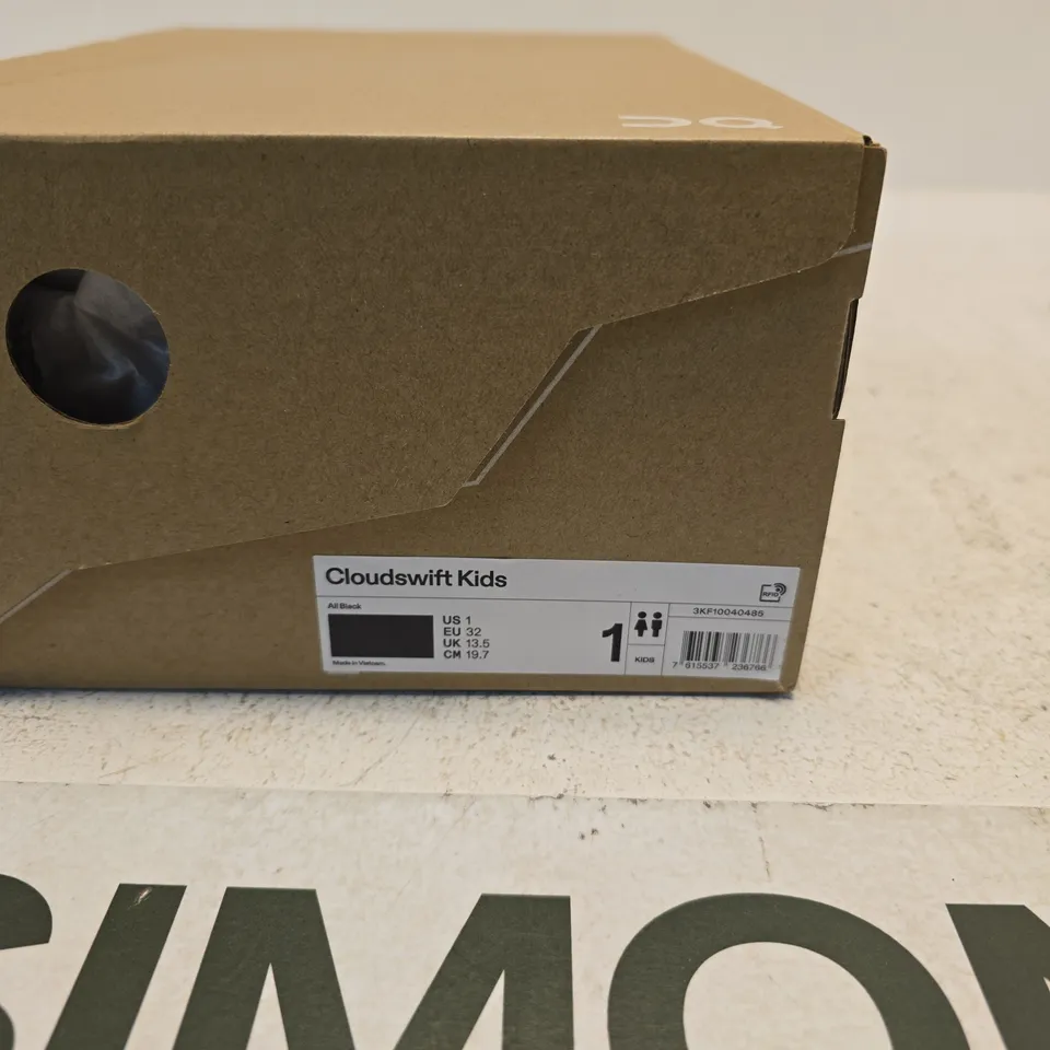 ON RUNNING CLOUDSWIFT KIDS BLACK TRAINERS – US 1 (UK CHILDREN'S 13.5)