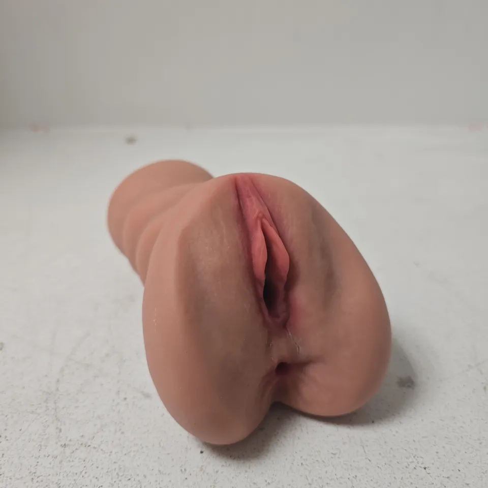 SILICONE MASTURBATER TOY WITH VAGINAL OPENING