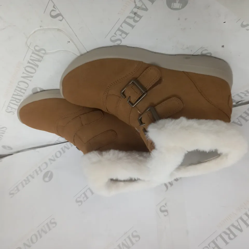 CHESNUT ANKLE BOOTS SIZE 3.5