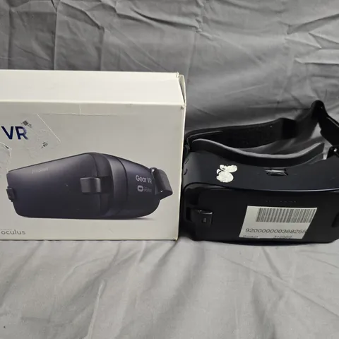 SAMSUNG GEAR VR WITH OCULUS – VIRTUAL REALITY HEADSET (BOXED)
