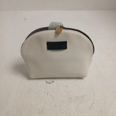 DIRTYQUE WHITE LEATHER ZIP POUCH / COSMETIC BAG WITH SOAP AND WASHTOWEL