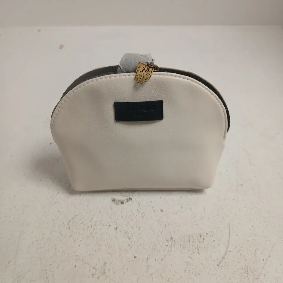 DIRTYQUE WHITE LEATHER ZIP POUCH / COSMETIC BAG WITH SOAP AND WASHTOWEL