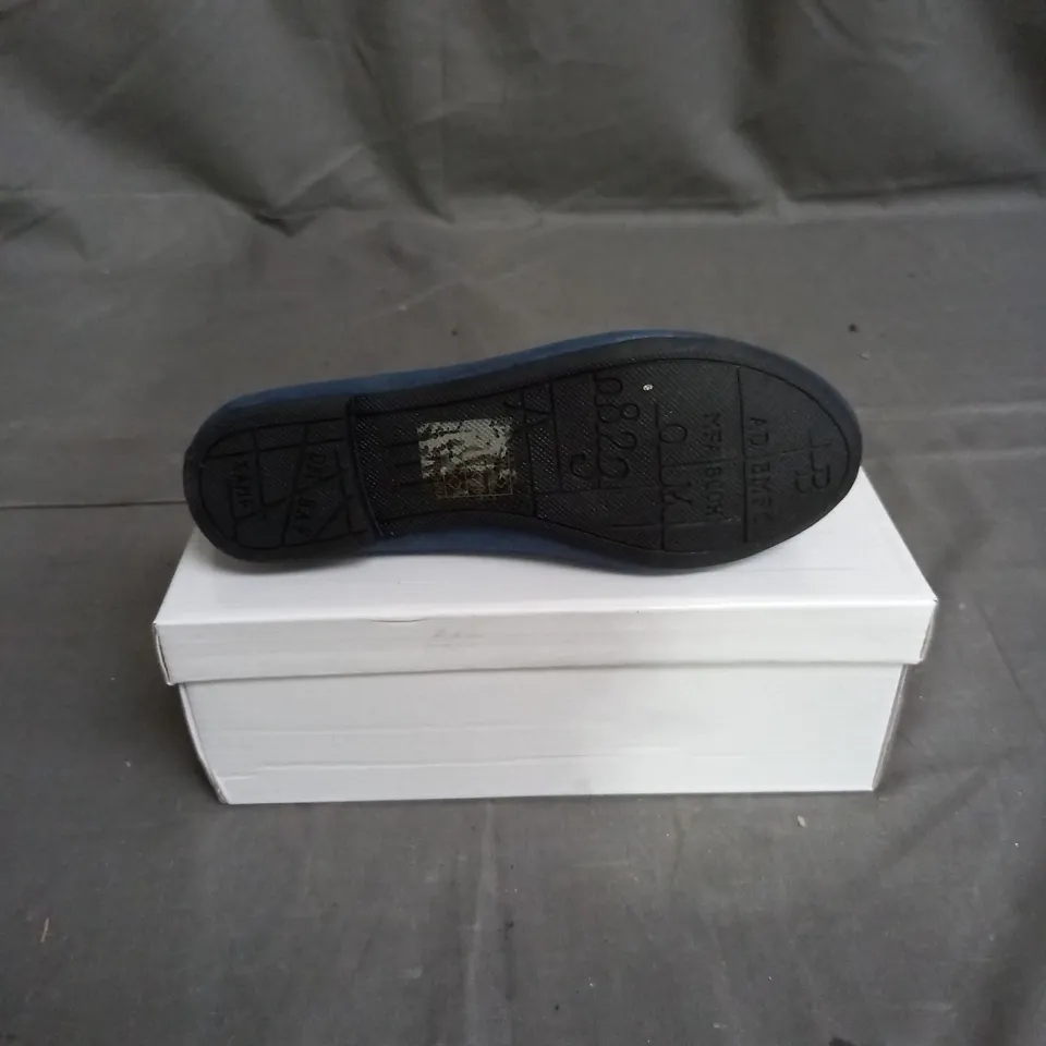 BOX OF 12 PAIRS OF SCINTILLA GIRLS BALLET FLAT SHOES IN NAVY - VARIOUS SIZES