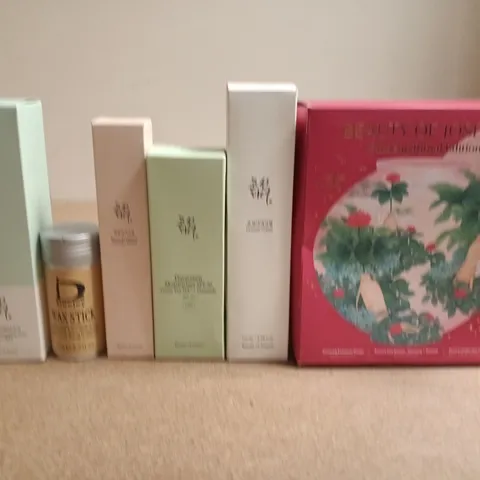 APPROXIMATELY 15 ASSORTED HEALTH & BEAUTY PRODUCTS TO INCLUDE JOSEON , HAIR STRAIGHTNERS AND HEY BUD 