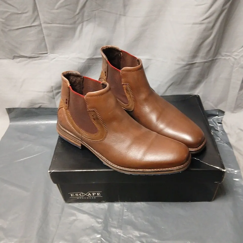ESCAPE MENSWEAR BROWN LEATHER CHELSEA BOOTS – UK 8 (EU 42) 