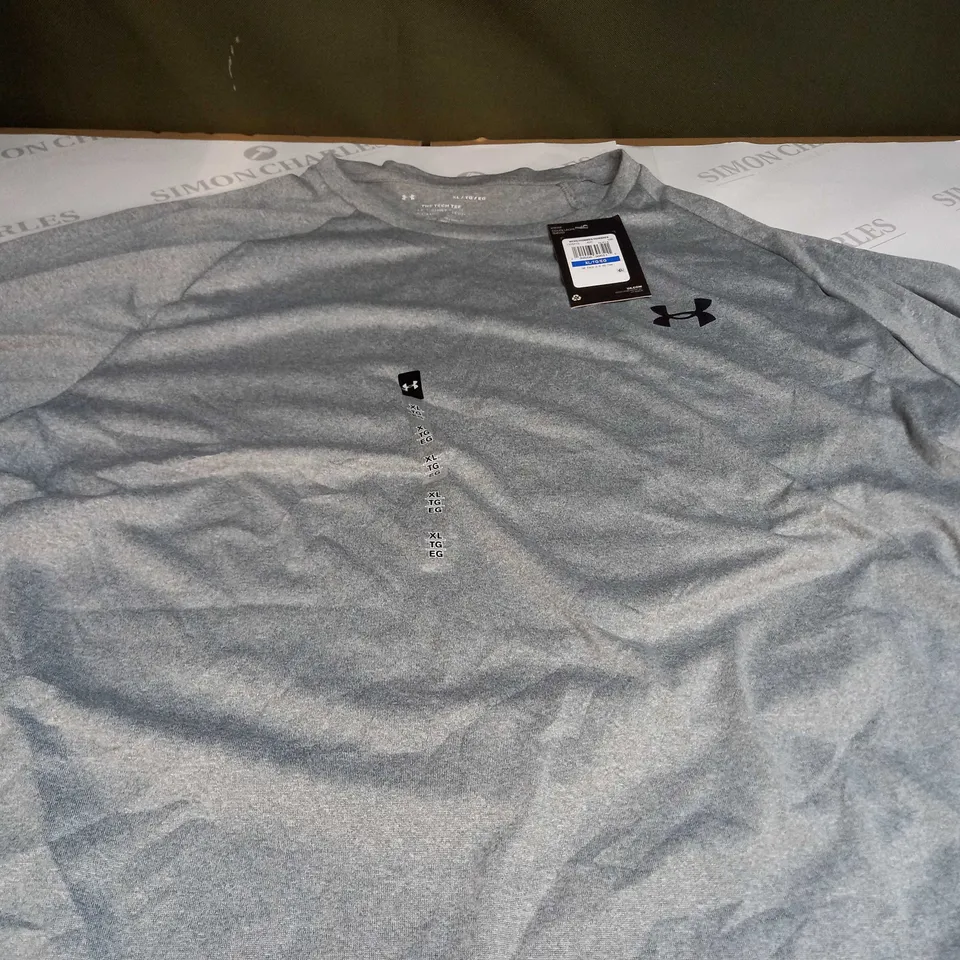 UNDER ARMOUR LOOSE T-SHIRT IN GREY - XL