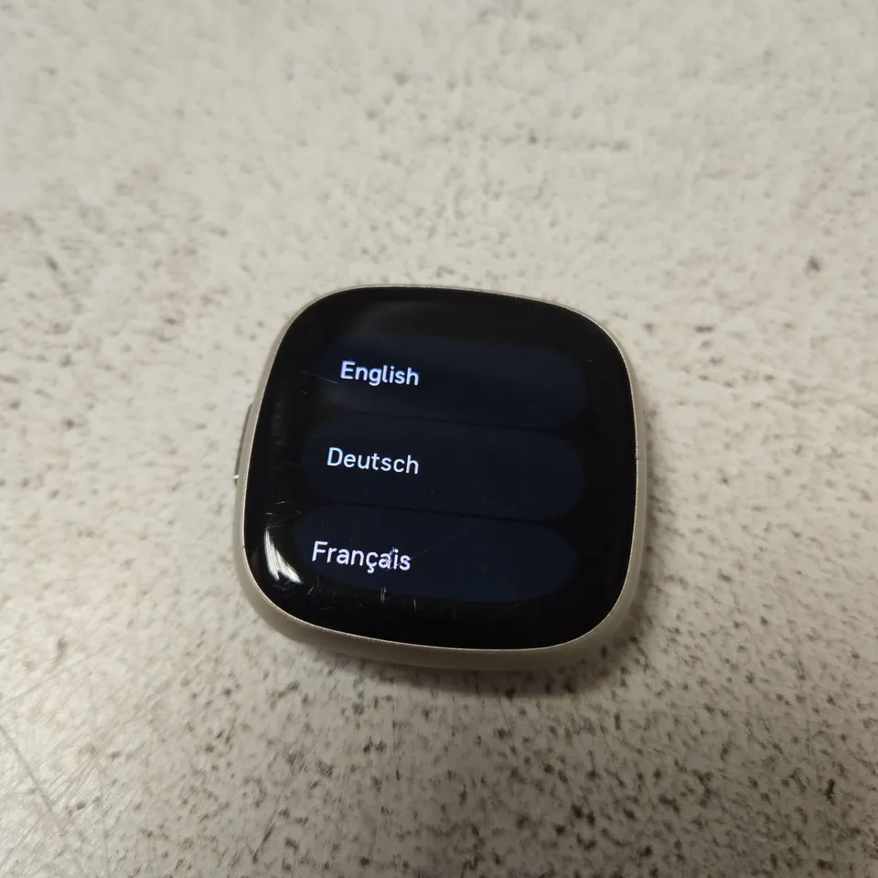 FITBIT VERSA 4 PLATINUM