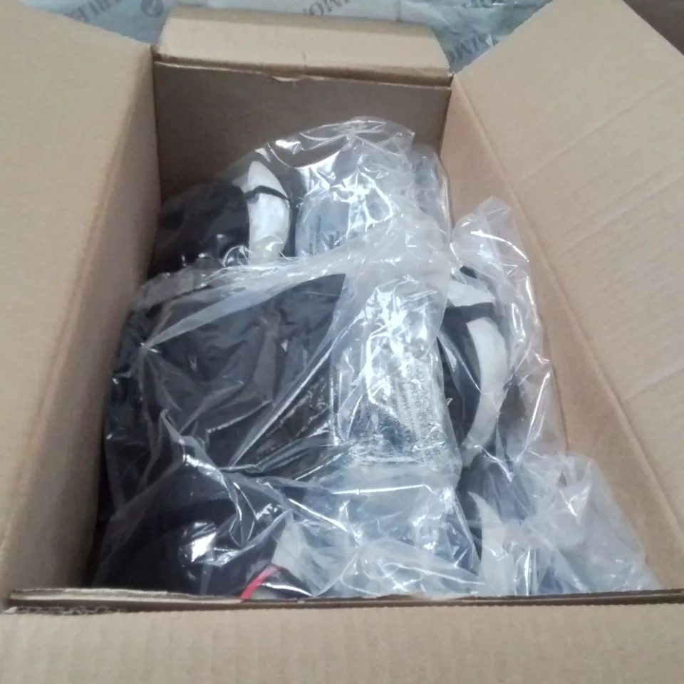 BOXED BRAND NEW APPROXIMATELY 13 MAGISCULPT BLACK BODYSUITS SIZE 40B