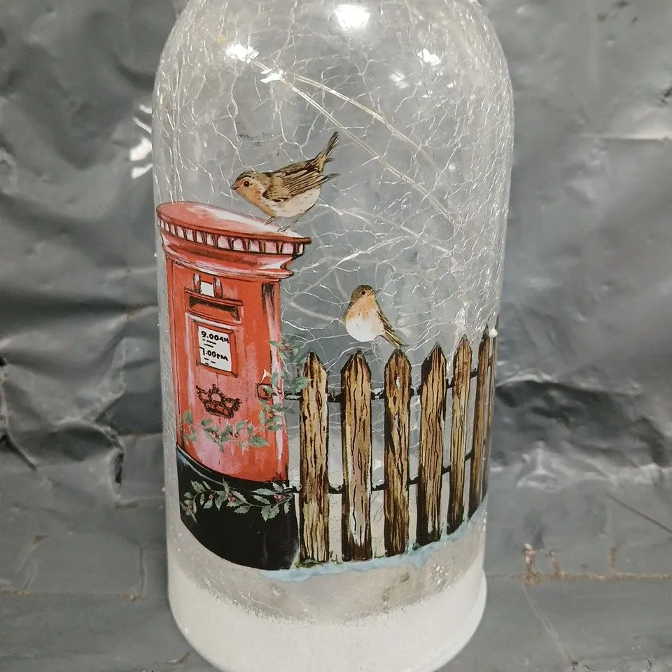 DECORATIVE GLASS LIGHT-UP FESTIVE ORNAMENT - ROBINS ON A POSTBOX