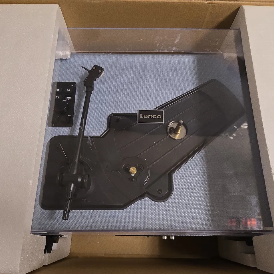 BOXED LENCO TURNTABLE WITH BUILT IN SPEAKERS AND BLUETOOTH