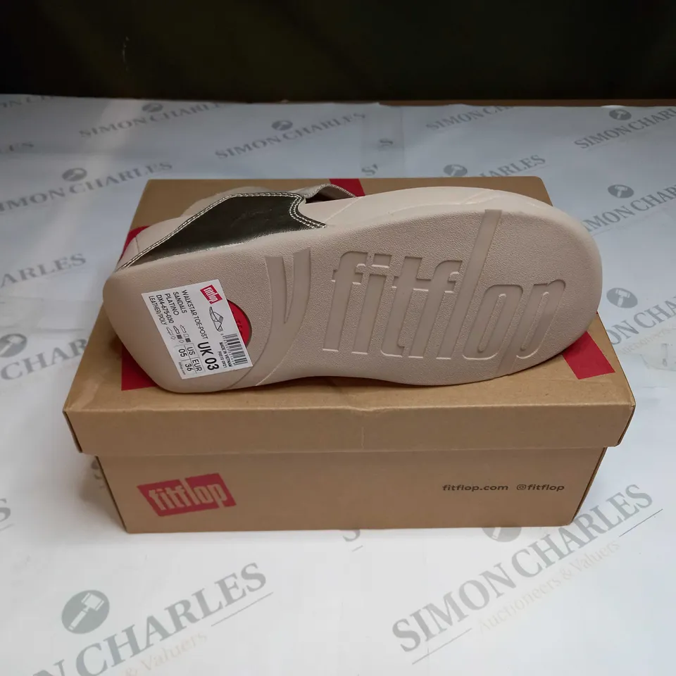 WALKSTAROE POST SANDALS SIZE 3