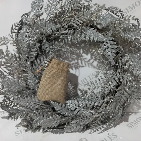 BOXED JULIEN MACDONALD GLITTER PRE LIT WREATH - SILVER