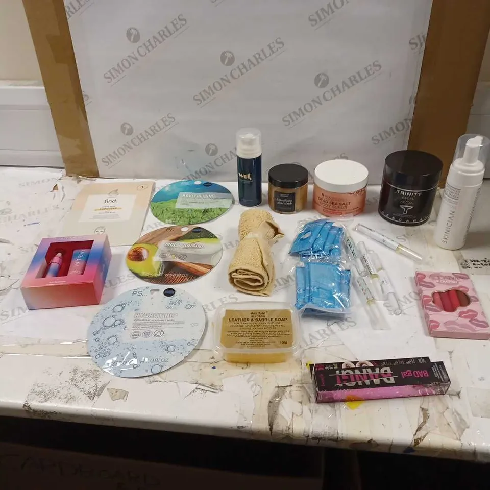 LOT OF APPROXIMATELY 20 HEALTH AND BEAUTY ITEMS TO INCLUDE PASANTE LIGHT LUBE, TRINITY EXCEL, AND WET CLEANSER ETC. 