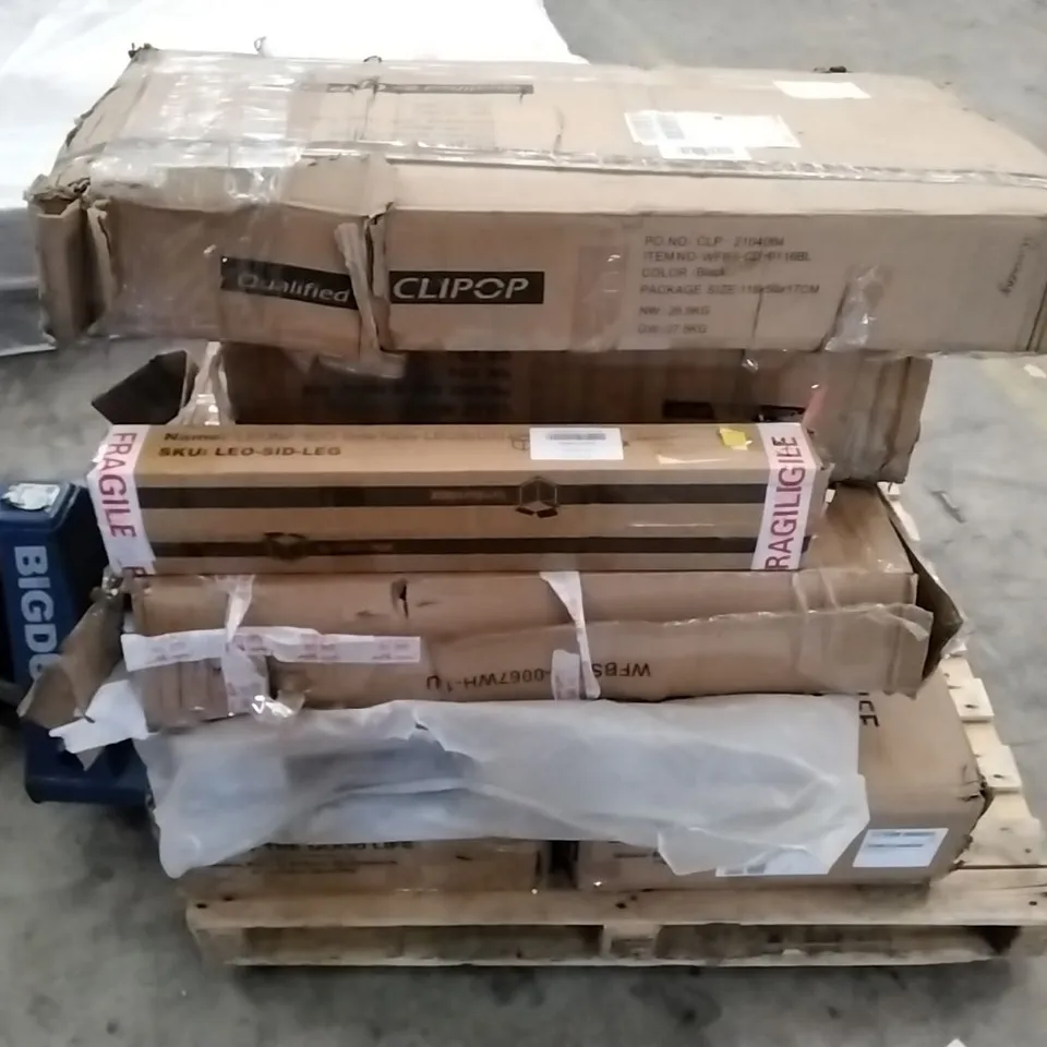 A PALLET OF VARIOUS DESIGNER FURNITURE PARTS.