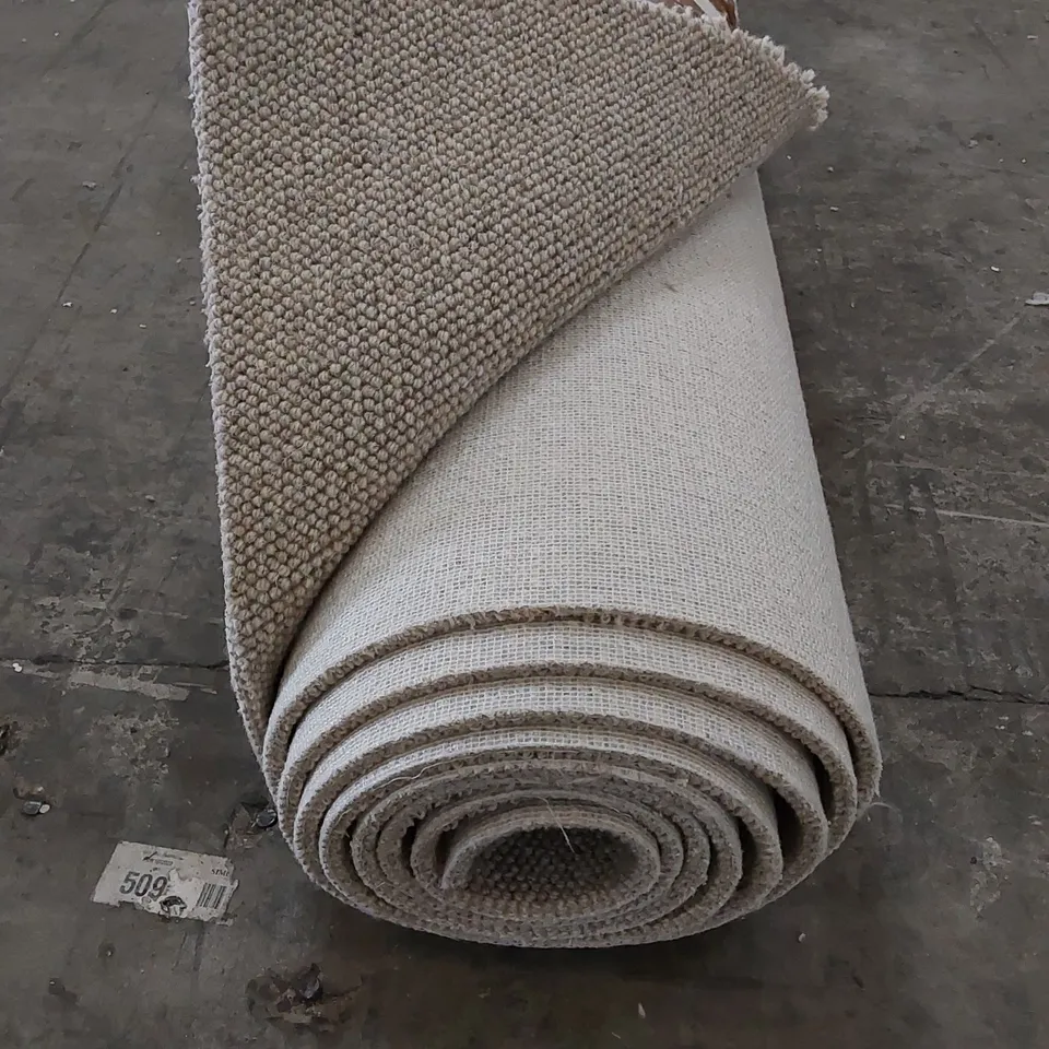 ROLL OF QUALITY CARPET // SIZE: UNSPECIFIED 