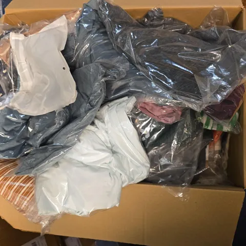 BOX OF APPROXIMATELY 65 ASSORTED BRAND NEW REGATTA ITEMS TO INCLUDE: CRL BELLEGARDE TEE