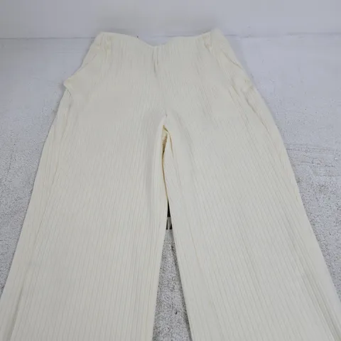 WYNNE LAYERS CREAM CORDUROY WIDE-LEG TROUSERS – SIZE M