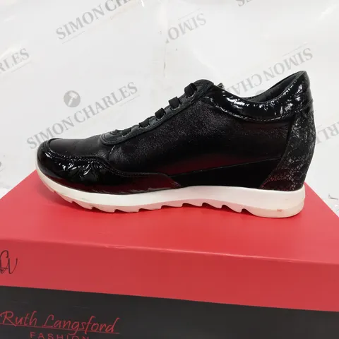 BOXED PAIR OF RUTH LANGSFORD WEDGE TRAINERS IN BLACK SIZE 5