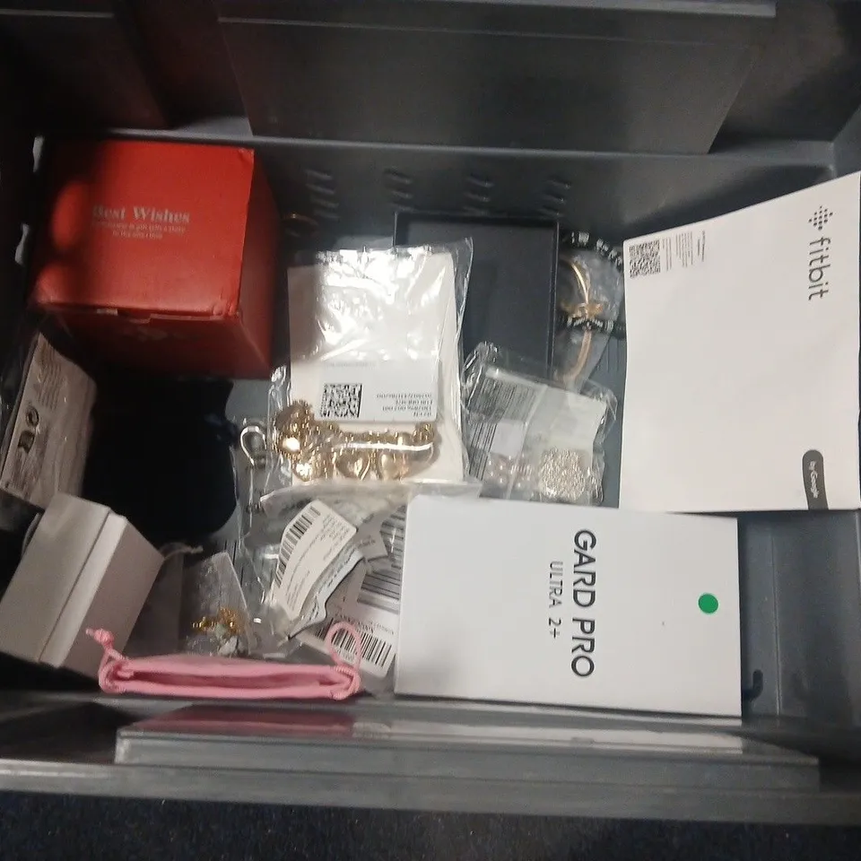 LOTOF ASSORTED JEWELLERY ITEMS TO INCLUDE ANNILU, OLIVIA JEWELRY AND COSTUME JEWELLERY