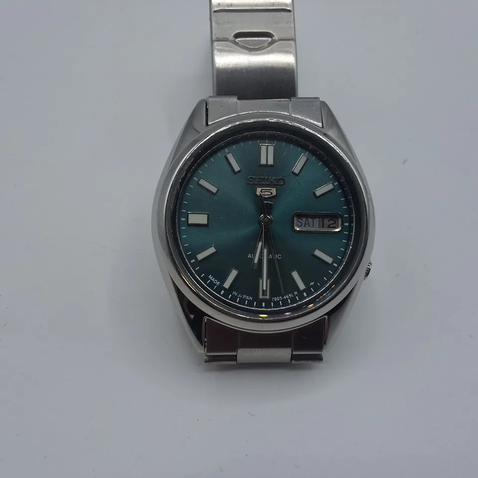 UNBOXED SEIKO STAINLESS STEEL GREEN DIAL WATCH WITH METAL STRAP