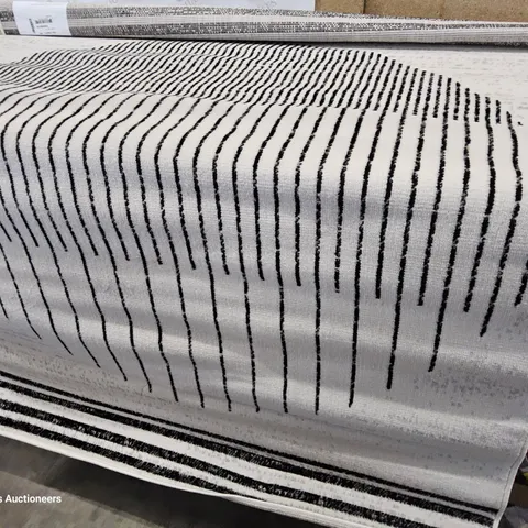 CORUM BLACK/OFF-WHITE RUG 4'3"X5'7"
