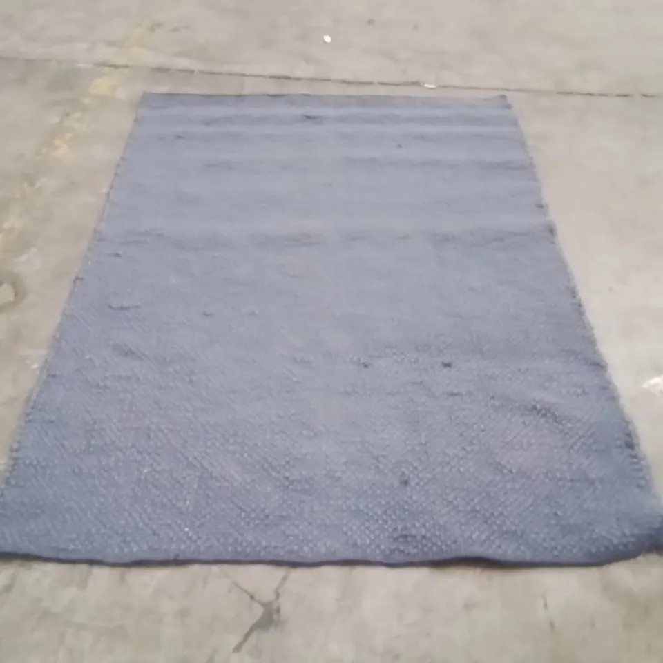 QUALITY DESIGNER AREA RUG - APPROXIMATELY 170X120CM