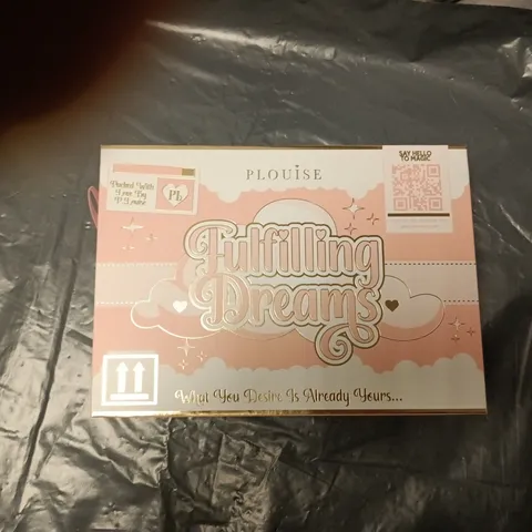 PLOUISE FULFILLING DREAMS MAKE-UP GIFT SET – PINK BOX