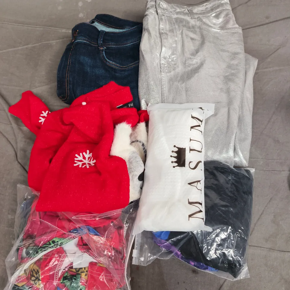 APPROXIMATELY 30 ASSORTED CLOTHING ITEMS IN VARIOUS SIZES, STYLES & COLOURS TO INCLUDE BRANDS SUCH AS MASUMI, PRIMARK, F&F, ETC - COLLECTION ONLY