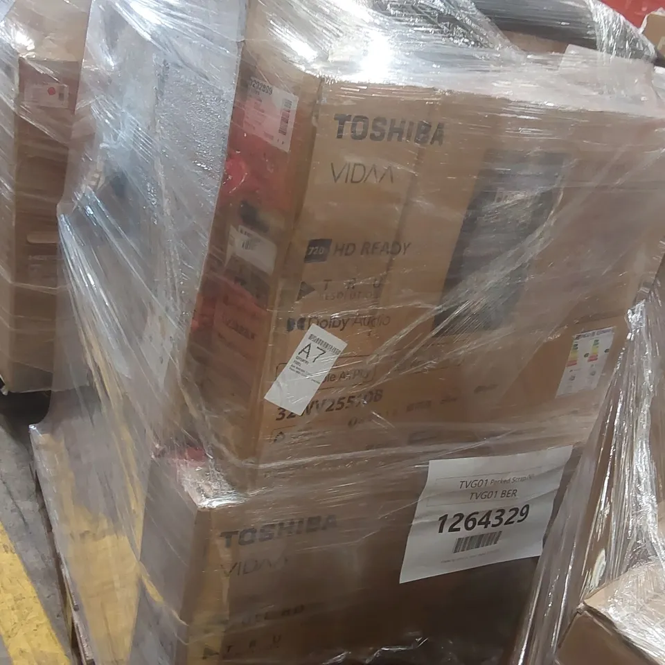 PALLET CONTAINING A LARGE QUANTITY OF ASSORTED DAMAGED TVs