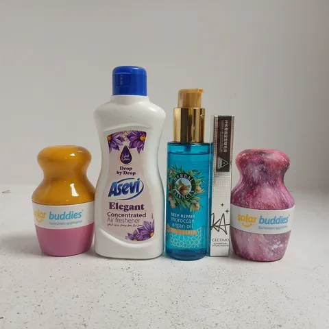APPROXIMATELY 10 ASSORTED COSMETIC ITEMS INCLUDING VARIOUS MAKES AND BRANDS - COLLECTION ONLY