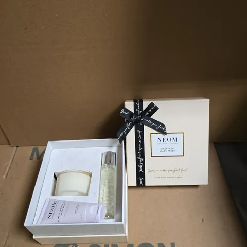 NEOM ORGANICS LONDON SLEEP WELL GIFT SET – CANDLE & PILLOW MIST