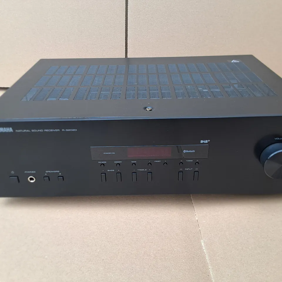 UNBOXED YAMAHA NATURAL SOUND RECEIVER - R-S2020