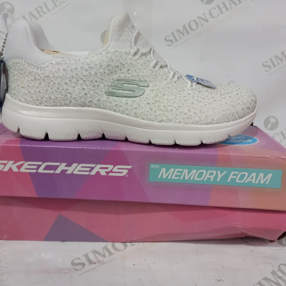 BOXED PAIR OF SKECHERS VEGAN MEORY FOAM TRAINERS IN WHITE UK SIZE 4