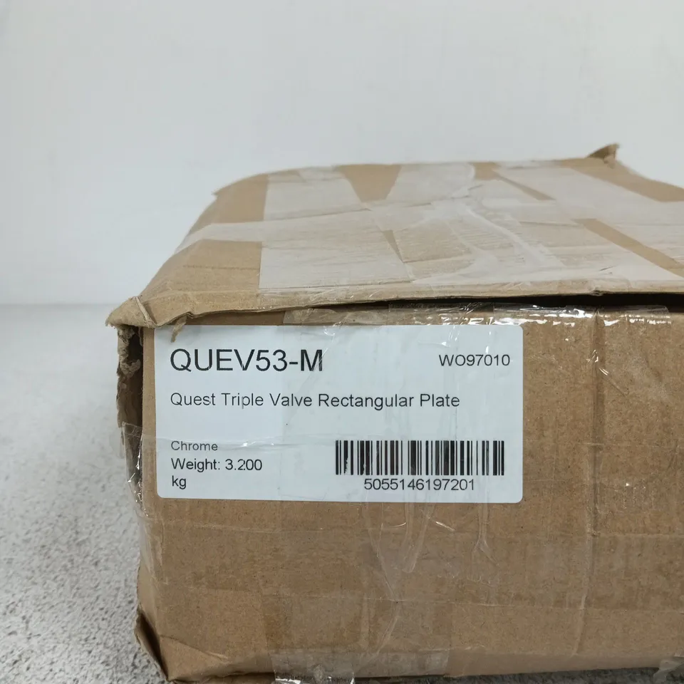 QUEST QUEV53-M TRIPLE VALVE RECTANGULAR PLATE – CHROME
