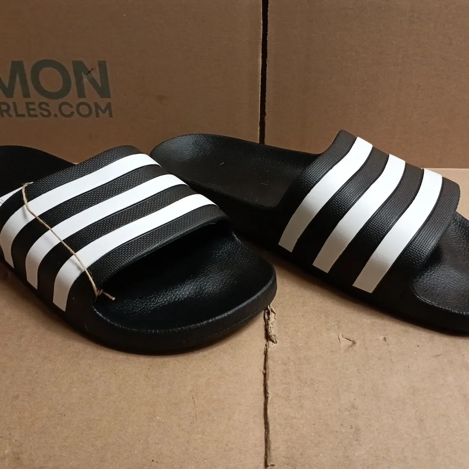 PAIR OF ADIDAS ADILETTE AQUA SLIDES IN BLACK/WHITE SIZE UK 11