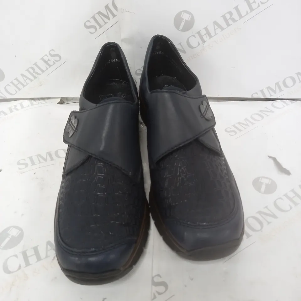 BOXED RIEKER ANTISTRESS SHOES WITH BUTTON NAVY SIZE 6.5