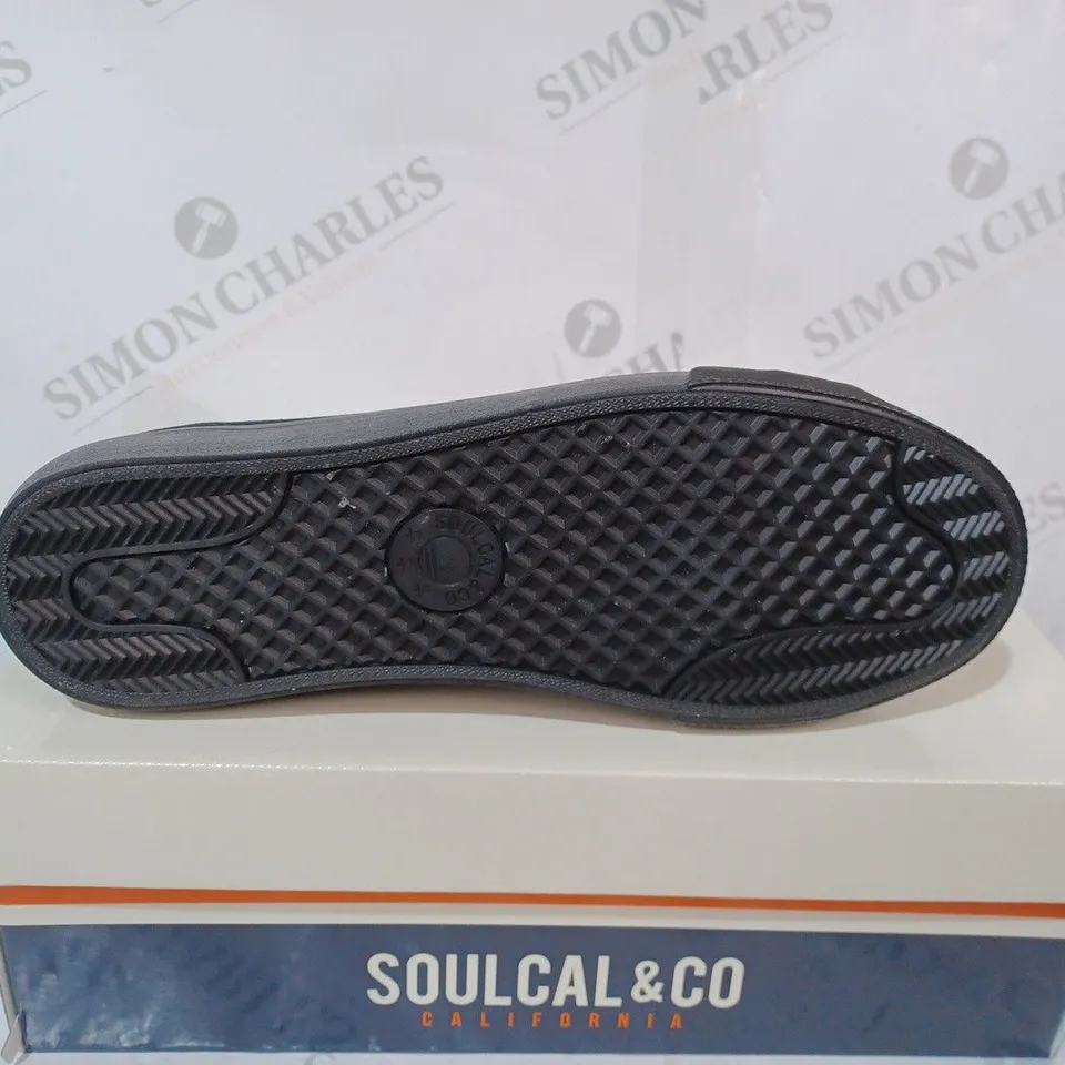 BOXED SOULCAL AND CO SUNRISE LACE SN00 SIZE 8