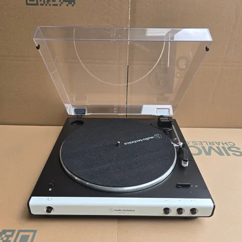 AUDIO TECH LP60XBT WHITE BLUETOOTH TURNTABLE