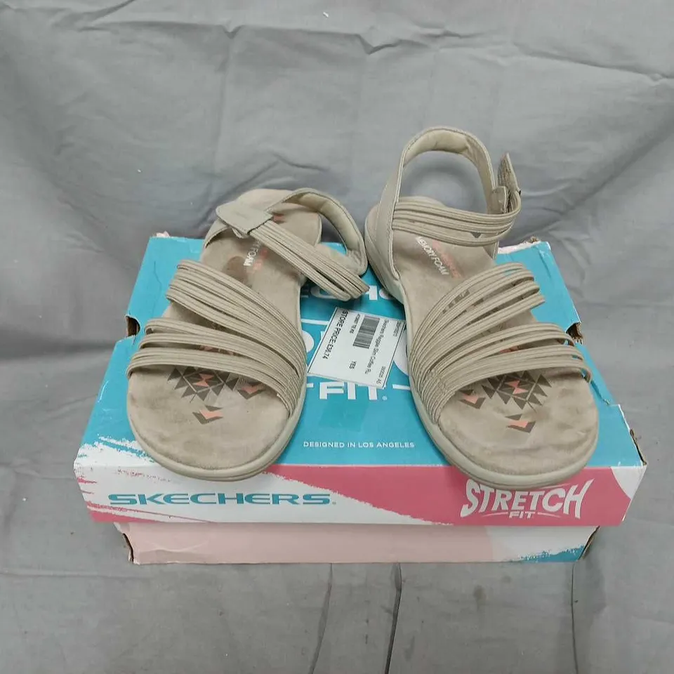 SKECHERS STRETCH FIT SANDALS – TAUPE, WOMEN’S, SIZE 6
