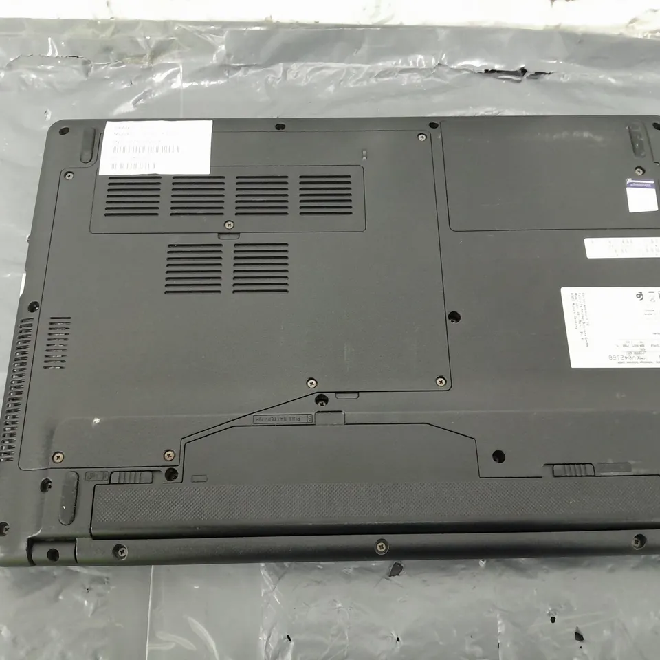FUJITSU A357 LIFEBOOK LAPTOP 