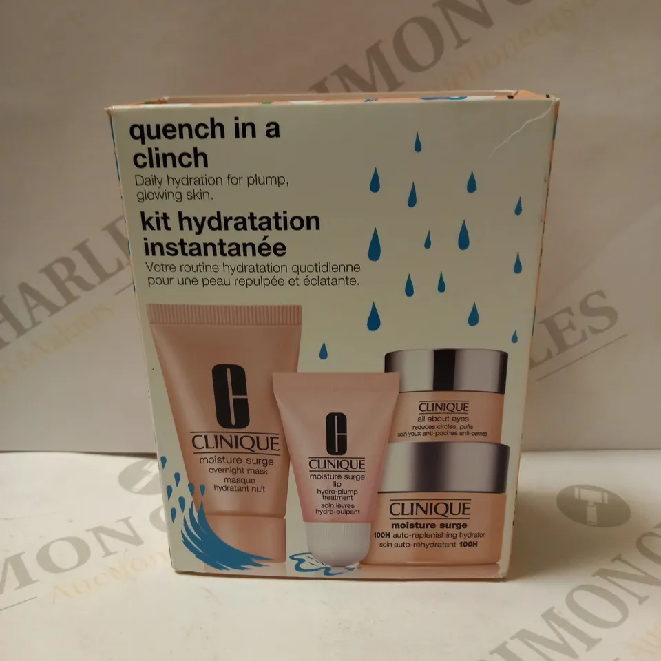 CLINIQUE QUENCH IN A CLINCH GIFT SET