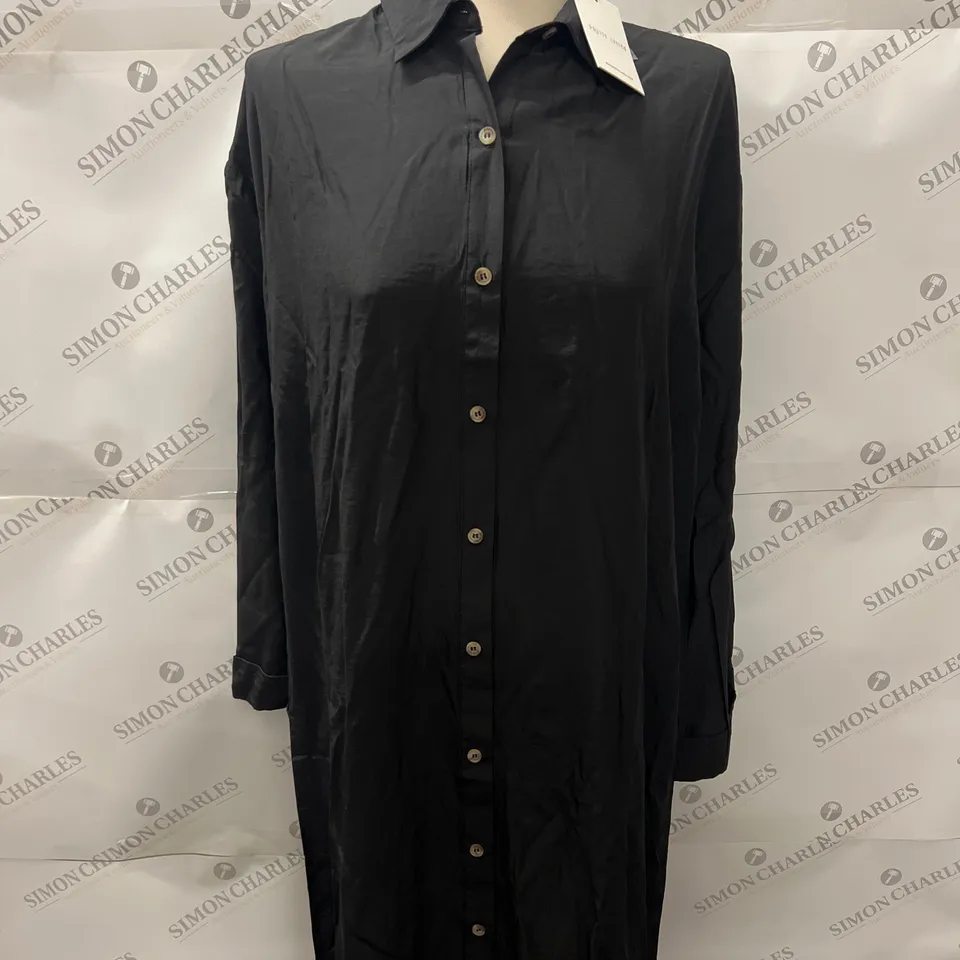 PRETTY LAVISH MAYA MIDAXI BEACH SHIRT IN BLACK SIZE M 